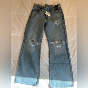 BRAND NEW LEVI’S BAGGY BOOTCUT JEANS